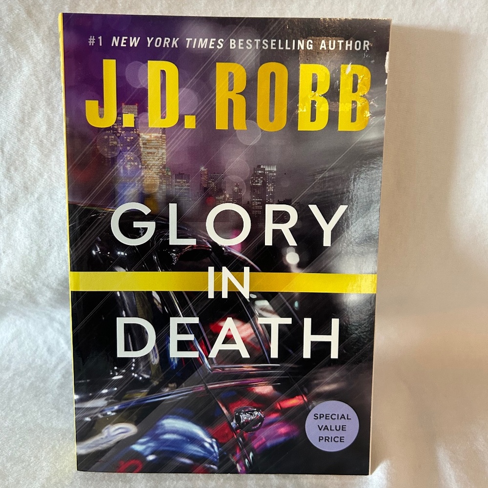 Paperback Book - Author J.D. Robb, "Glory In Death"